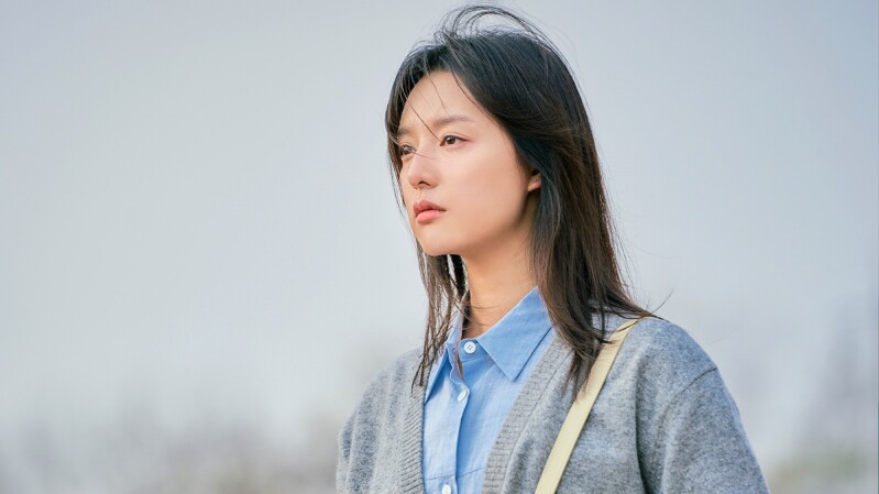 我们都曾做过无法挽回的事,与其沉溺于后悔,更重要的是记取教训,把未来越走越宽。