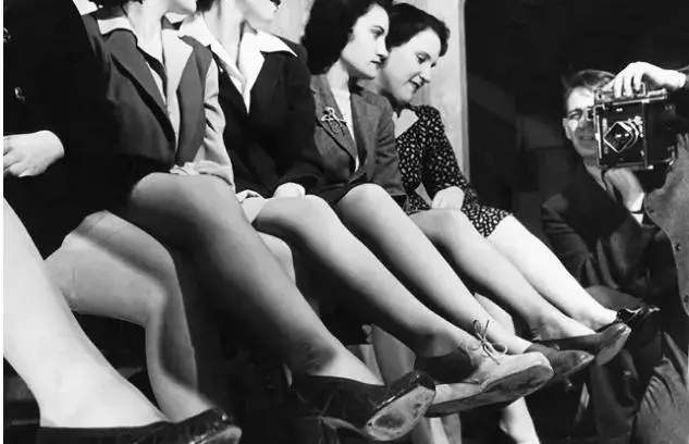 你非说白丝YYDS？利用Python采集丝袜资料，黑丝才是